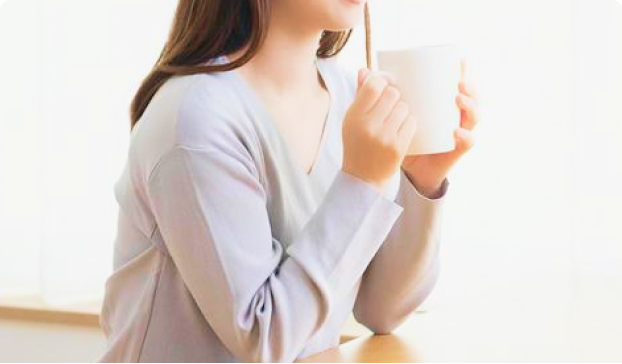 骨粗鬆症の原因をイメージした女性の写真