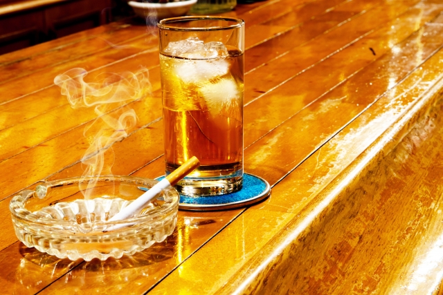 喫煙者、お酒をたしなむ方のイメージ